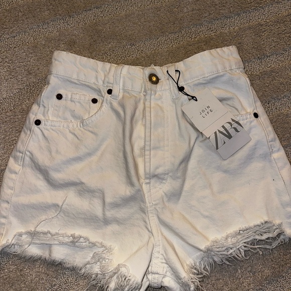 New high waisted shorts. - Picture 1 of 1